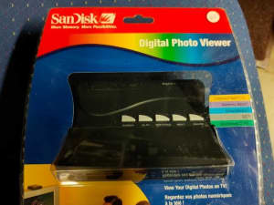 New Sandisk digital photo viewer $70