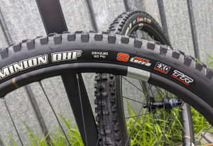 Crank Brothers Synthesis E11 I9 Wheelset with Maxxis tyres