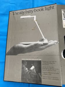Vintage the itty bitty book light by ZELCO with original carry case