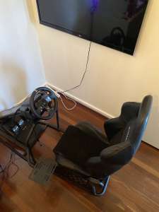 GT racer frame Logitech g920 wheel and pedals keyboard stand