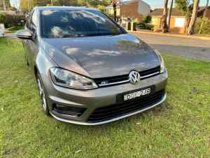 2017 VOLKSWAGEN GOLF 110 TSI HIGHLINE 7 SP AUTO with R-Line package
