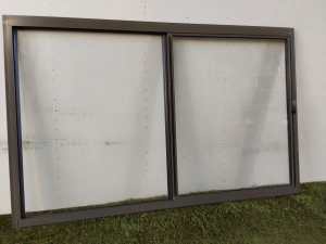 Aluminium Window 1.430mts Wide x 900mm High Asnew Condition 