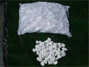 Polished white Natural Pebbles 20kg ,Gravels ,stone rock pots 20% of