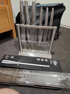 Baccarat Knife Set with sharpening steel