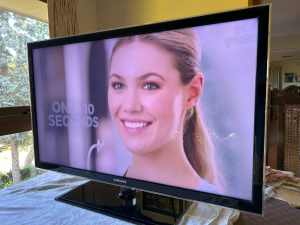 Samsung 40 inch UA40D5000 Series 5 LED Full HD TV