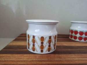 Mid-century Arabia Finland Pomona honey jam pot with bee design & lid