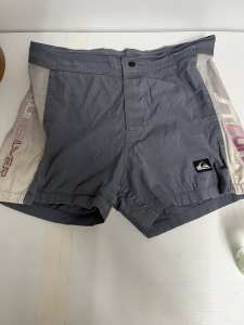 Quicksilver vintage board shorts size M