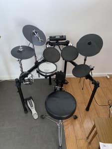 Roland TD-4 electric drums