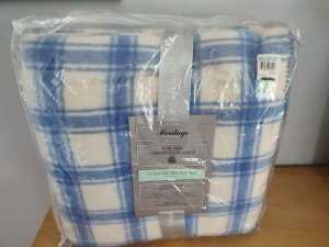 Heritage Queen plaid pure new lambswool blanket | New
Never been used.