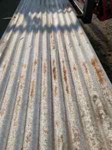 Rusty corrugated iron roof sheets 4.5 m