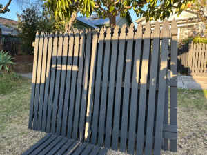 Free picket fence panels