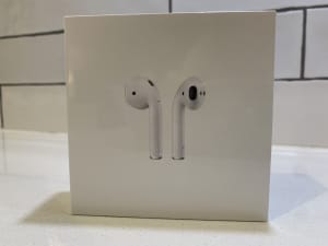 Apple AirPods (NEW)