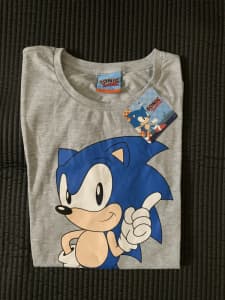 Sega Sonic the Hedgehog T- shirt size XL