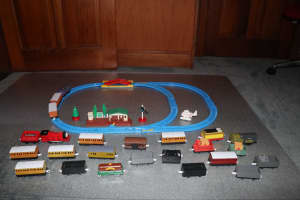 Multiple Sets - Thomas and Friends - Motor Road and Rail by Tomy