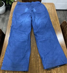 Mens large (34 inch waist) blue Maui Wowie Chinese-branded ski pants