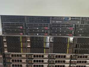 Various Servers 16 x 3.5 inch disk bays, 16Core xeon, 128gb RAM