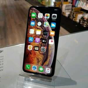 IPHONE XS MAX 64GB BLACK / GOLD COMES WITH WARRANTY