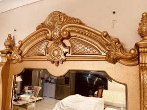LARGE ANTIQUE GOLD MIRROR GREAT CONDITION