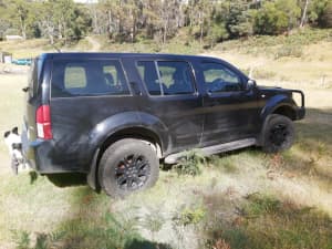 2006 Pathfinder St-l (4x4) 6 Sp Manual - WILL CONSIDER PARTING OUT