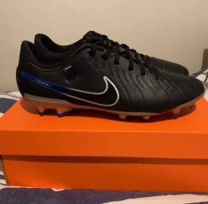 Football Boots Nike Tiempo size US10.5