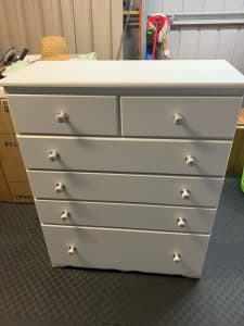 Dresser 6 Draws Immaculate Condition