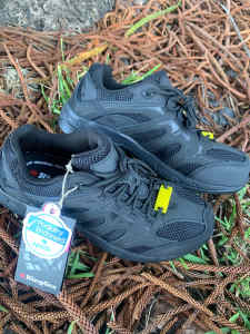 Black King Gee Work Shoes brand new size 9