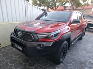 2022 hilux rugged x 1800kms