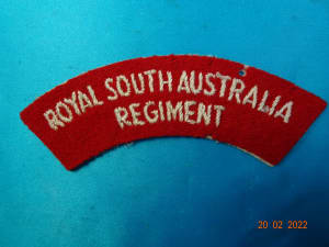 MILITARIA: AUST ARMY 'ROYAL SOUTH AUSTRALIA REGIMENT' SHOULDER TITLE