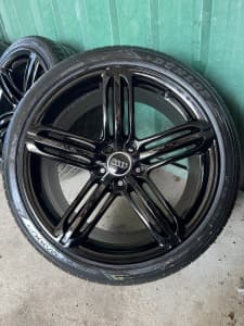 AUDI 19 INCH FITS MOST AUDI VW SKODA NEAR NEW WITH TYRES 85-90%