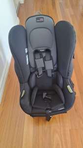 Baby car seat - Britax Safe n Sound Compaq