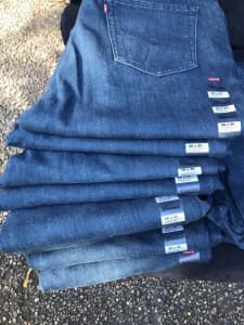 NWT LEVIS 516 - Most sizes take a look