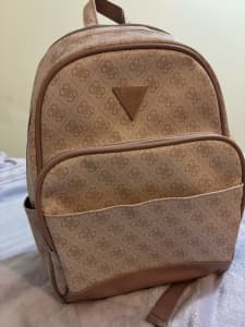 NEW GUESS LARGE BACKPACK
