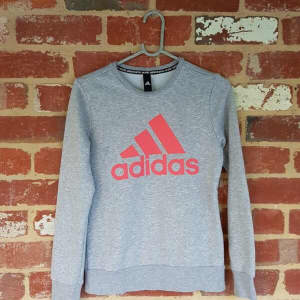 Adidas Grey Crew Neck Jumper w/ pink Logo Spell out XS Womens