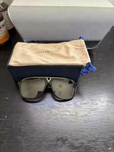 Louis Vuitton mens sunglasses