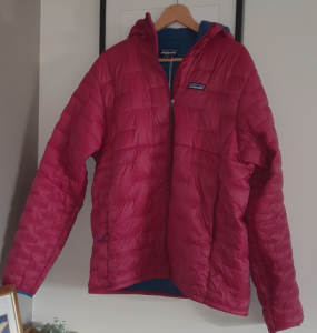 Patagonia Micro Puff jacket mens Large $450 new