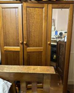 2x TV Entertainment & Wardrobe still in good condition for Free!