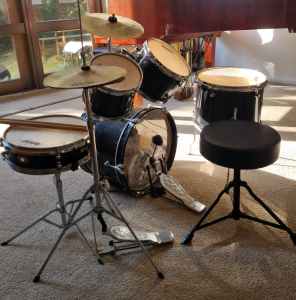 Ashton Junior Drum Kit