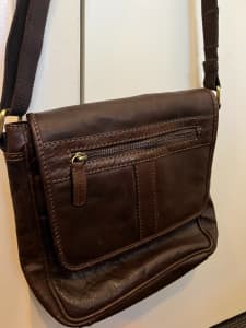 Unisex Sachtel Leather Bag