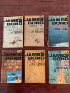 James Bond 6x pan books
