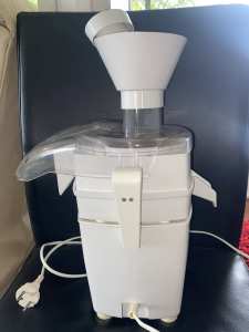 Juicer electric high capacity good working order