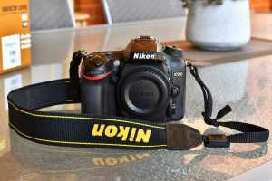 Nikon D7200 DSLR Camera, Lens & Battery Grip