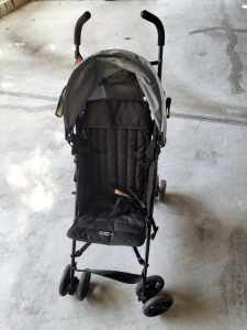 kid stroller almost new