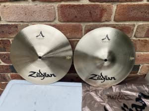 Avedis zildjian new beat hi hats 12 inch NEW!!