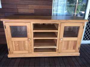 TV ENTERTAINMENT UNIT SOLID TIMBER