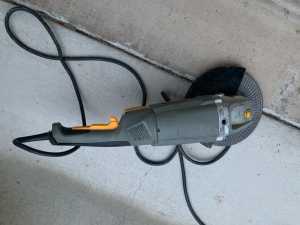 9 inch angle grinder with masonry disk