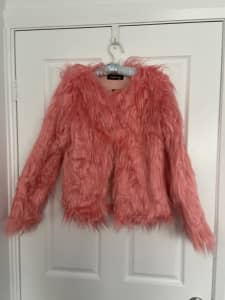Soft jacket, warm jacket, little ball of fur… 2 x faux fur jackets 