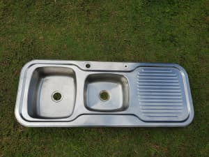 Stainless steel kitchen sink with two bowls