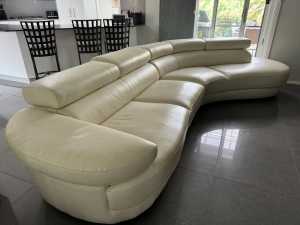 Leather lounge - quality and modern style
