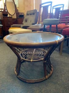 Nice round coffee table- Deliver or Pick up