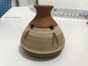 small pottery diffuse oil pot needs a cork